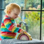 Tickit SiliSoft® Wackelregenbogen – Stapelspiel aus Silikon – Bild 8